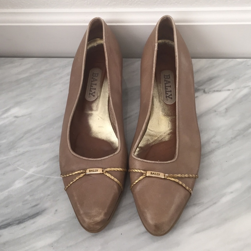 Vintage Bally Tan Shoes with Gold Accent